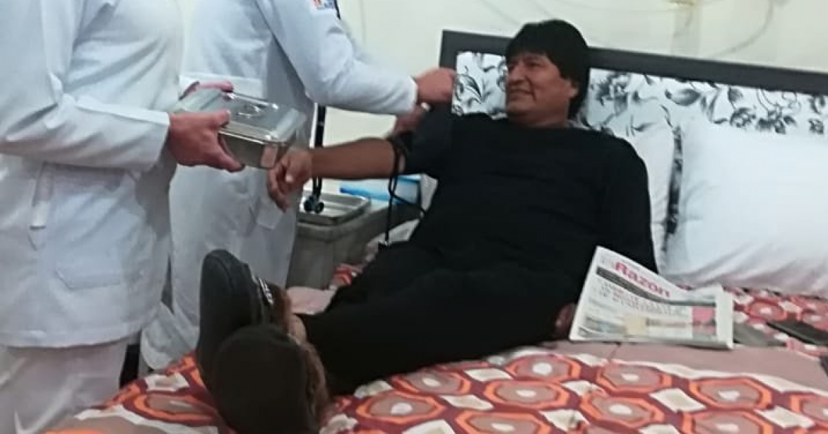El presidente Evo Morales atendido en una clínica en La Paz © Twitter / Evo Morales