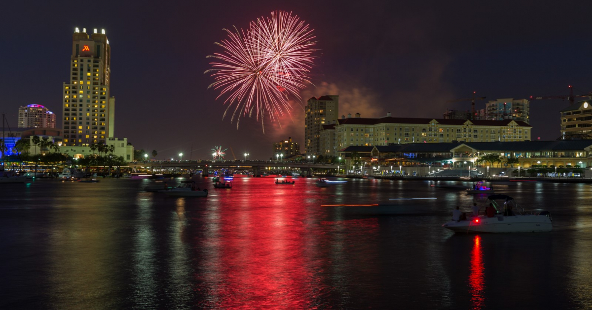 Celebraciones por el 4 de julio © Matthew Paulson / Flickr (Fireworks in Tampa)