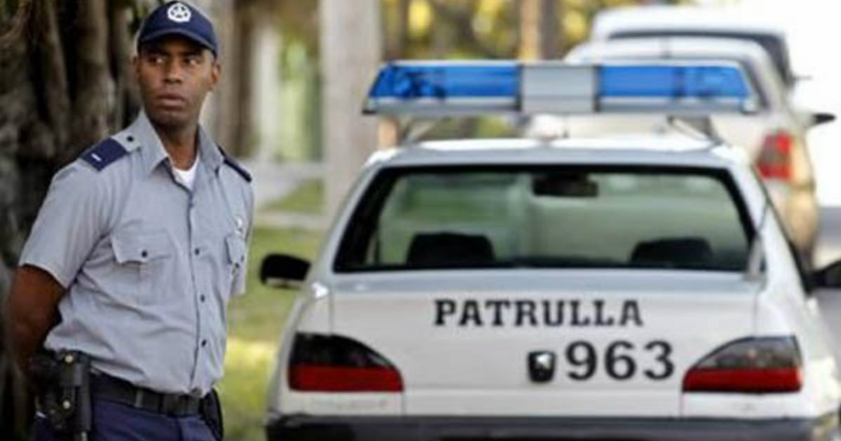 Policía y Patrulla © Cubanet