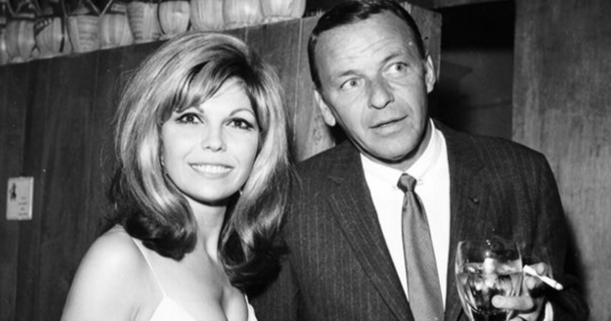 Nancy y Frank Sinatra © Twitter / Billboard