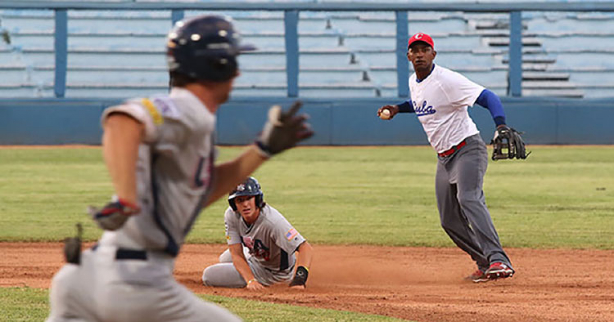 Tope amistoso de béisbol Cuba vs Estados Unidos © Jit / Roberto Morejón