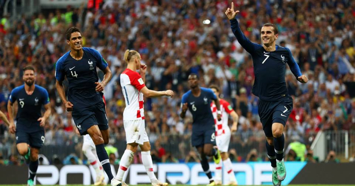 Griezmann y Varane celebran el segundo gol conseguido en la final del Mundial © Facebook / FIFA World Cup