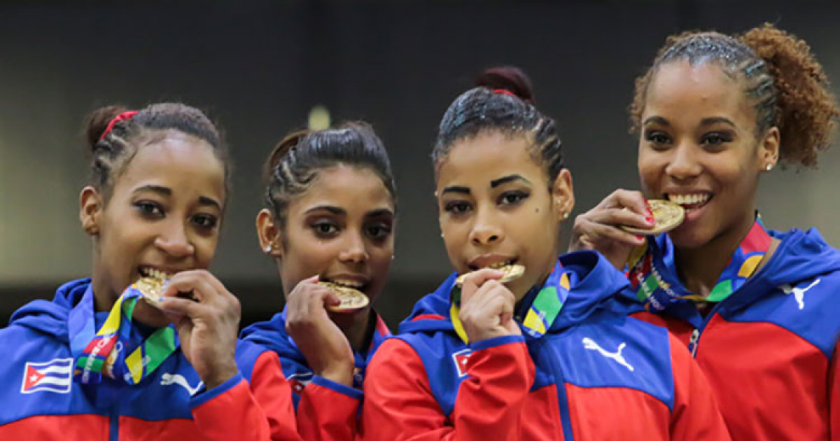 Equipo femenino cubano de gimnasia artística © Jit / Roberto Morejón