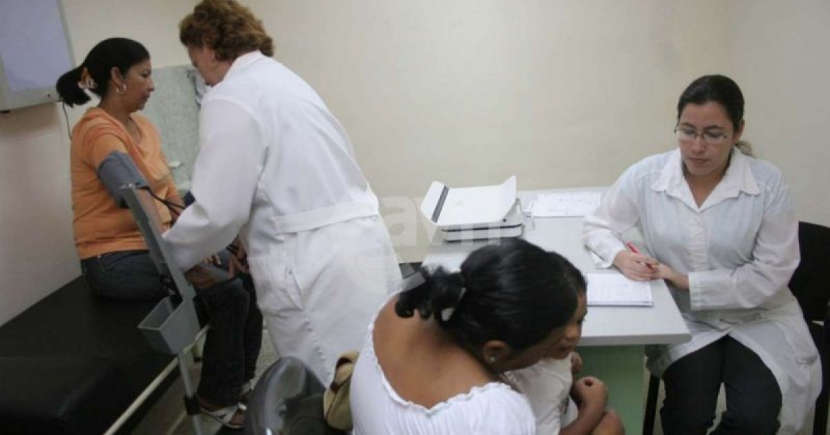 Médicos cubanos en Venezuela © Misión Verdad