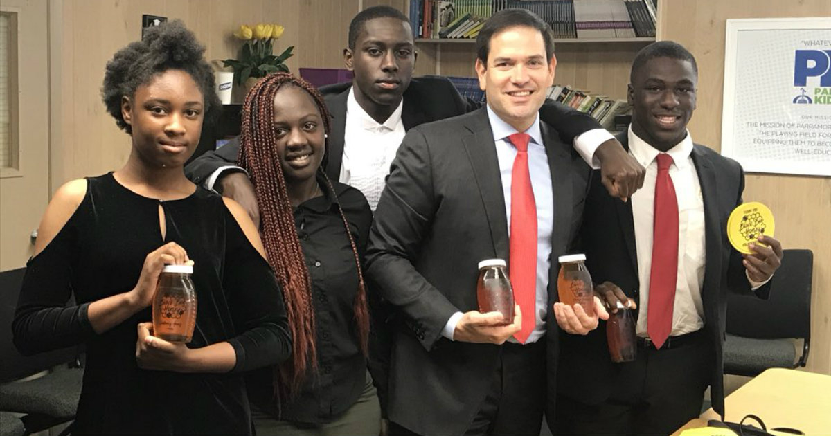 El senador Marco Rubio, junto a emprendedores de Orlando, en una foto de archivo. © Marco Rubio / Twitter