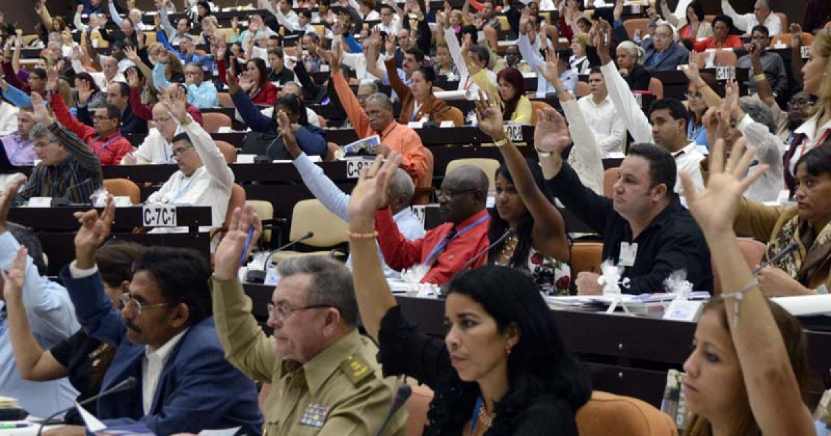 La Asamblea Nacional de Cuba y su voto unánime © Periódico Trabajadores