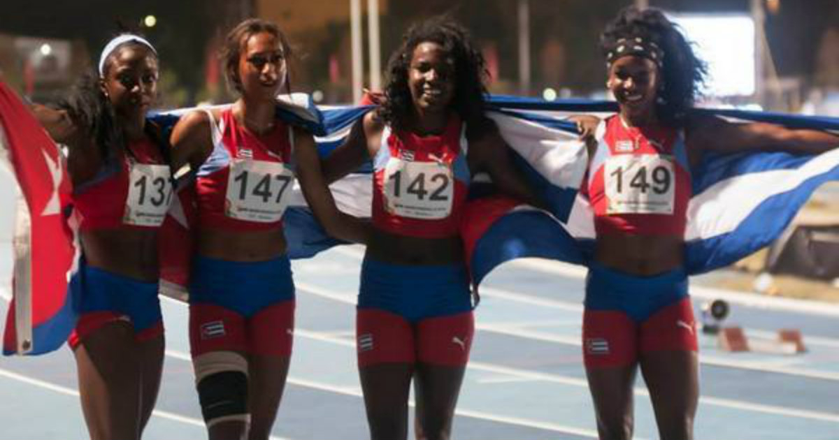 Equipo de atletismo femenino cubano en Barranquilla © Jit/ José Meriño.