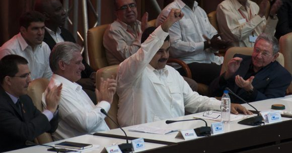 Díaz-Canel y Raúl Castro aplauden a Nicolás Maduro en La Habana © Cubadebate