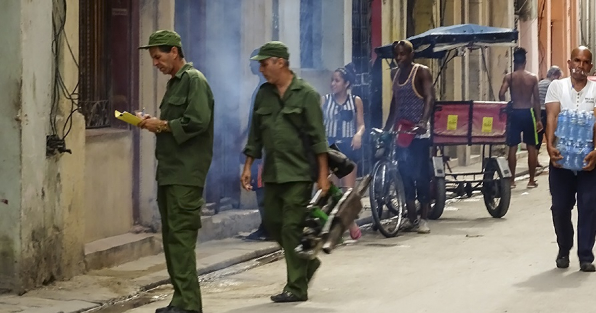 Fumigación en La Habana © CiberCuba
