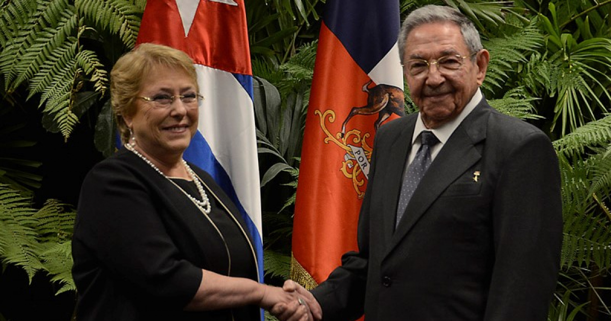 Michelle Bachelet y Raúl Castro © Granma