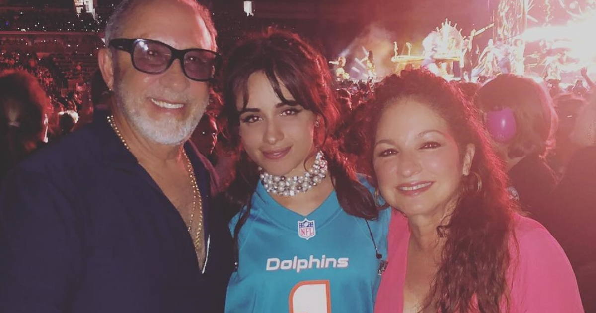 Camila Cabello junto a Emilio y Gloria Estefan © Instagram/ Camila Cabello