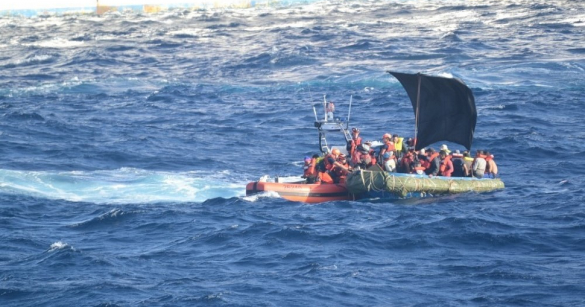 Balseros cubanos (Imagen de Archivo) © Coast Guard