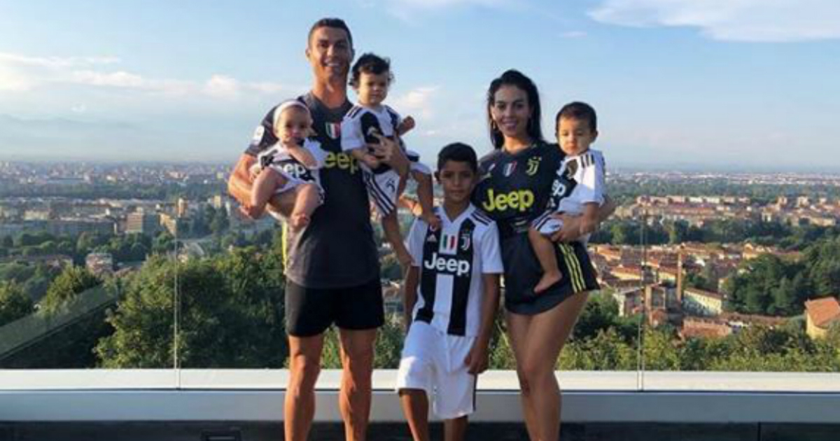 Cristiano Ronaldo posa junto a su familia en Italia © Instagram / Cristiano Ronaldo