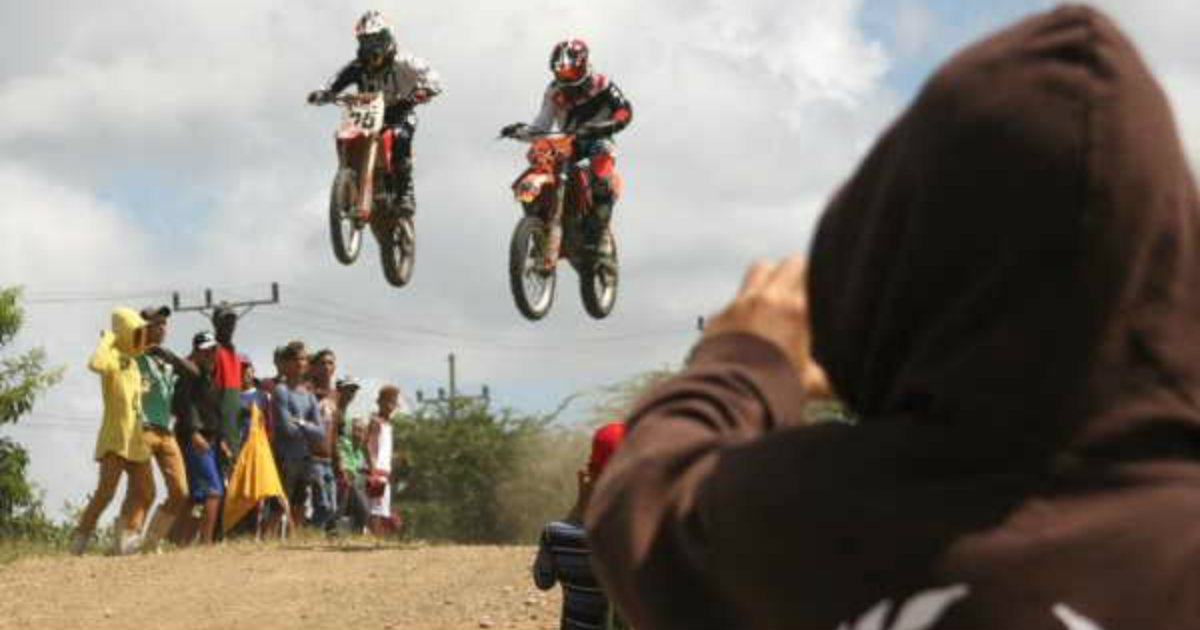 Motocross, en Sancti Spíritus. © Oscar Alfonso / Escambray.