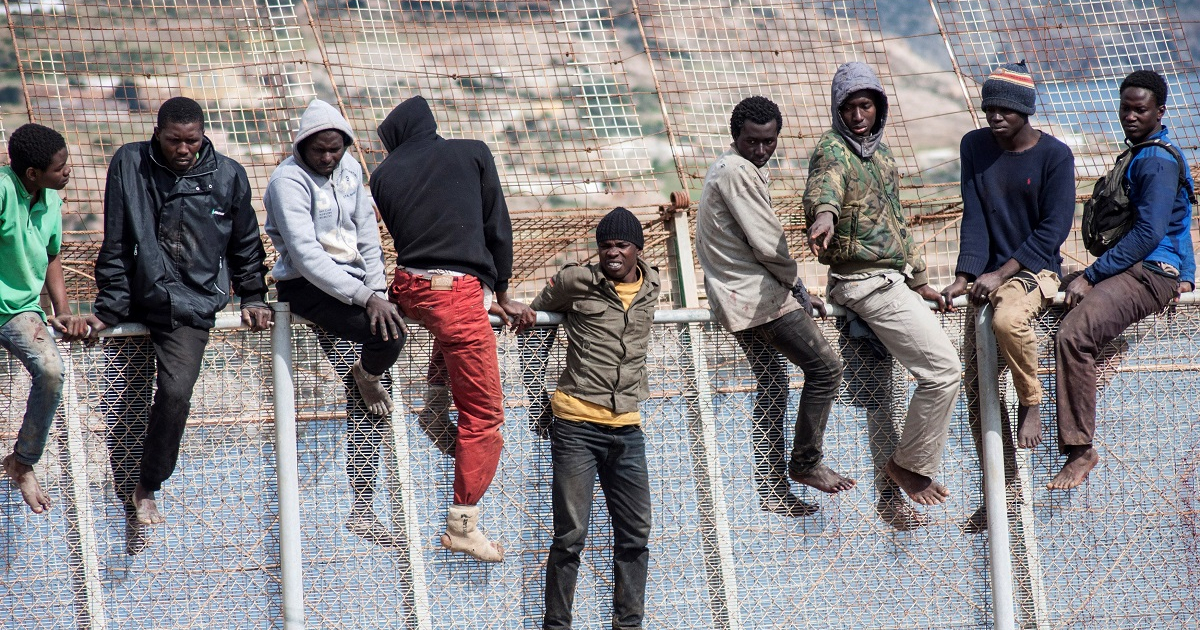 Emigrantes africanos © Reuters / Jesus Blasco de Avellaneda