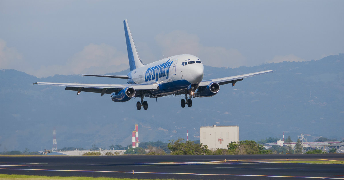 El Boeing 737 que arrendó Cubana de Aviación © Wikipedia / Bernal Saborio G. 