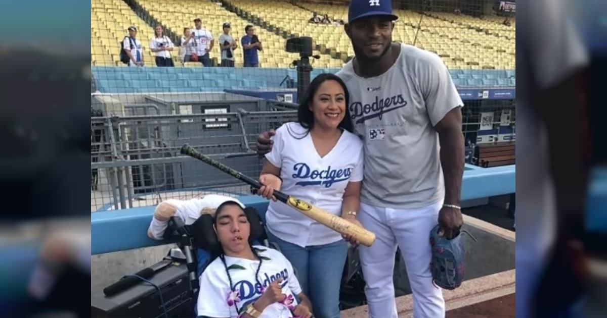 Yasiel Puig junto a Mellissa y Jovani en el estadio de los Dodgers © Instagram del pelotero