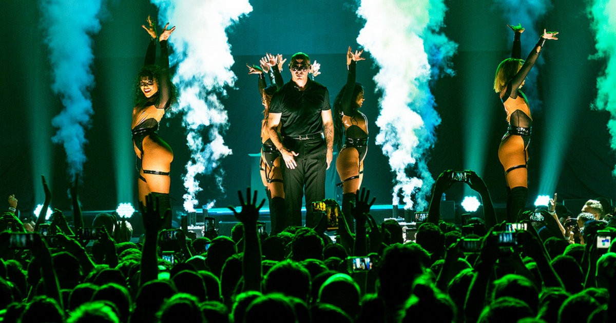 Pitbull, en una actuación reciente. © Pitbull / Instagram.