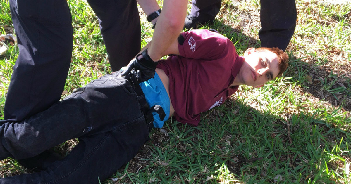Nikolas Cruz en el momento del arresto tras el ataque en Parkland © Wikimedia Commons