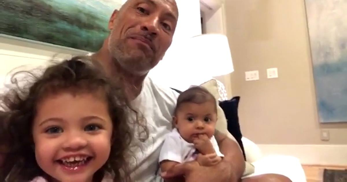 Dwayne Johnson "The Rock" con su hija Jasmine Lia y Tiana Gia © Instagram / Lauren Hashian