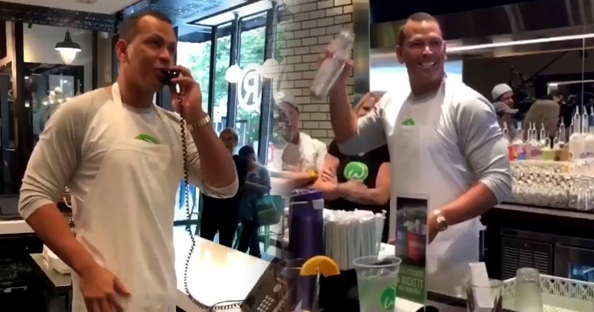 Alex Rodriguez trabaja en una restaurante por un día © Instagram / Alex Rodriguez