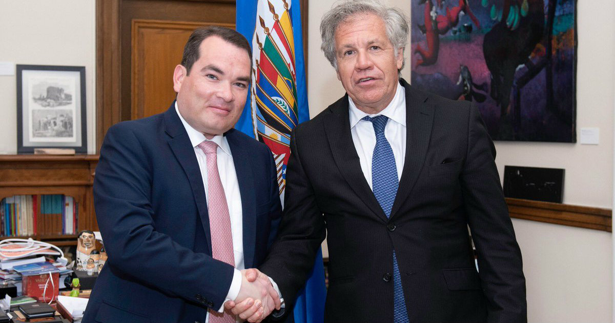 El diputado venezolano Tomás Guanipa, junto al secretario general de la OEA, Luis Almagro © Luis Almagro / Twitter