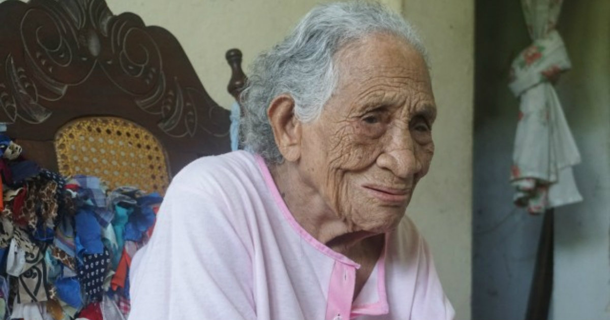 Prisciliana Sánchez Vázquez, a sus 103 años, en Santiago de Cuba. © Sierra Maestra.