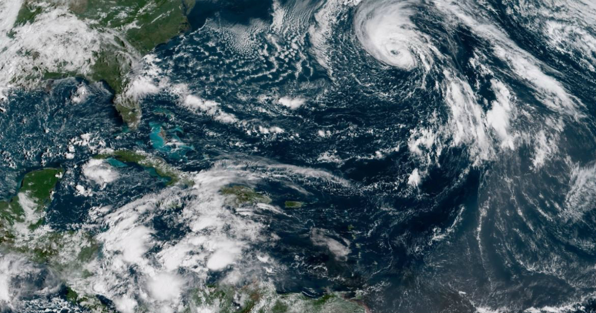 La dirección de la tormenta tropical Leslie vista desde el satélite © NHC