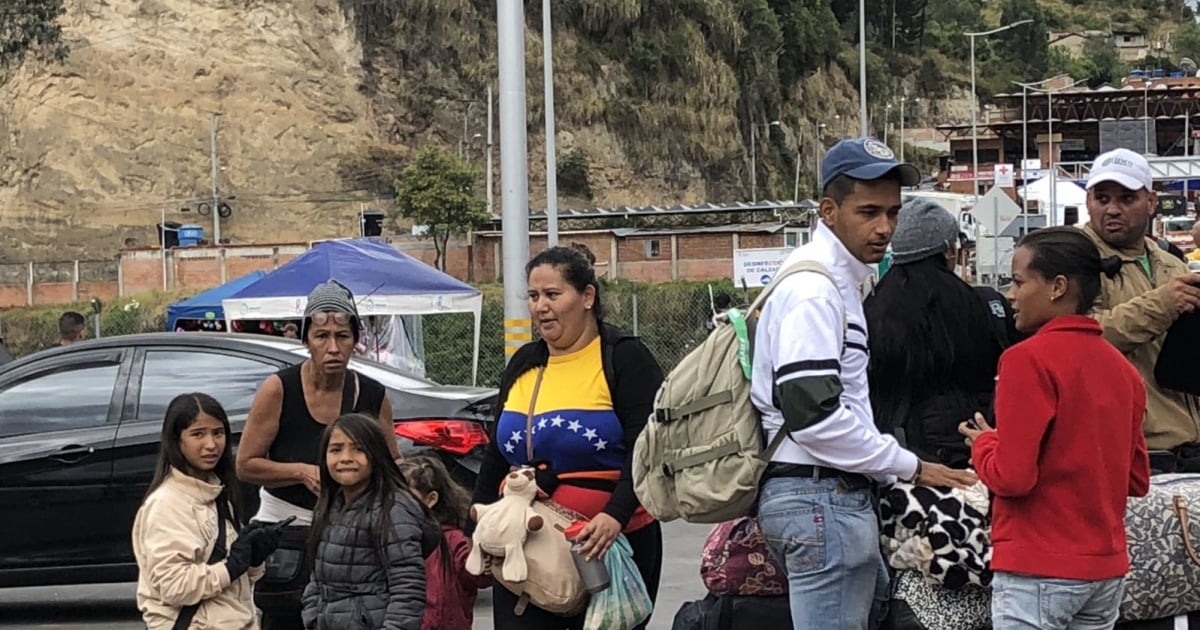 Migrantes venezolanos cruzan la frontera entre Ecuador y Colombia © Wikimedia Commons