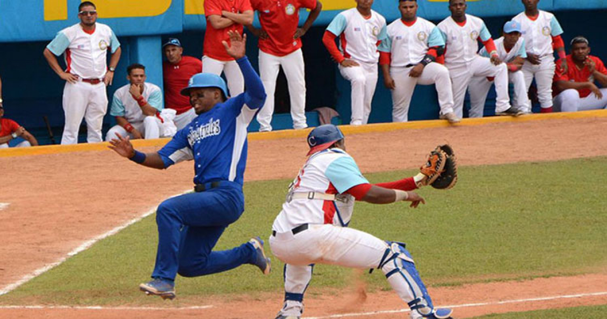 Industriales vs Ciego de Ávila © Invasor / Osvaldo Gutiérrez