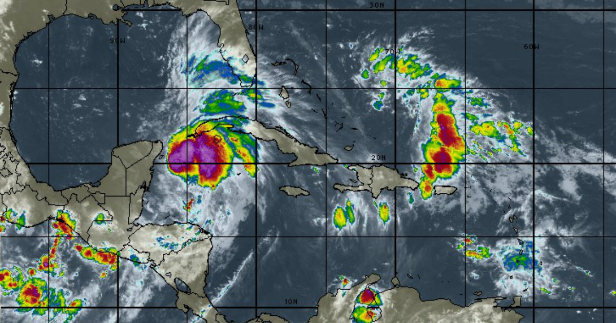 Imagen del satélite que muestra la cercanía de la tormenta "Michael" a Cuba © WSI