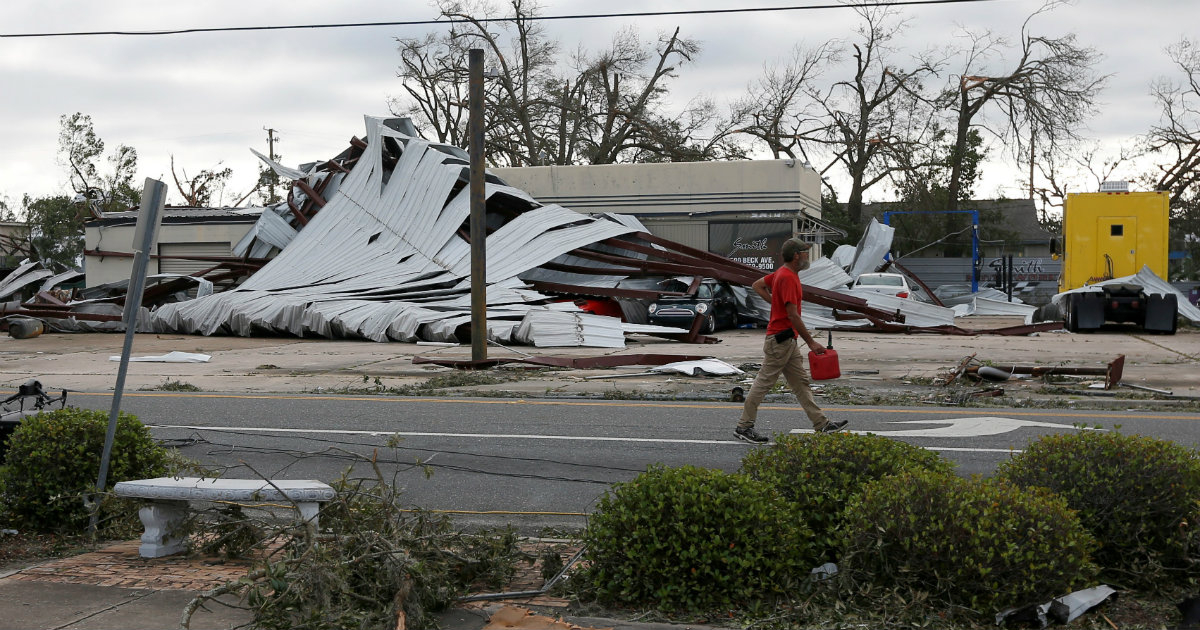 Negocios y casas derruidas tras el paso del ciclón Michael por Florida © REUTERS/Jonathan Bachman