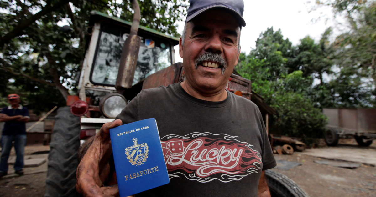 Pasaporte cubano © REUTERS/Desmond Boylan