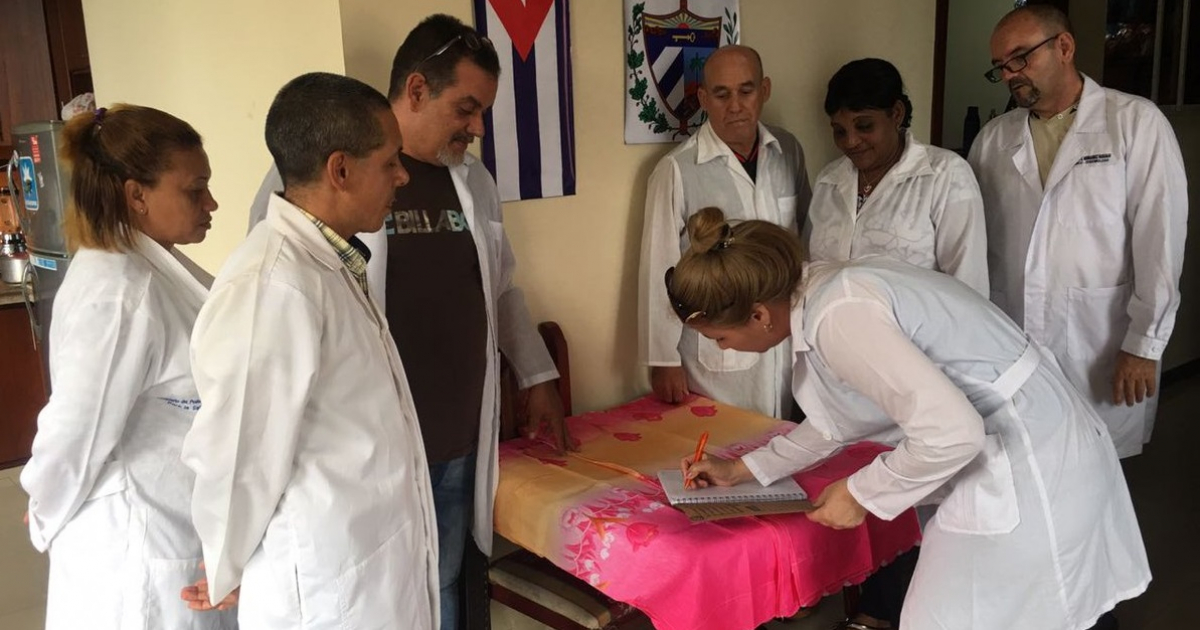 Médicos cubanos en Ecuador © Twitter/ Rusnalvis Rico Ray
