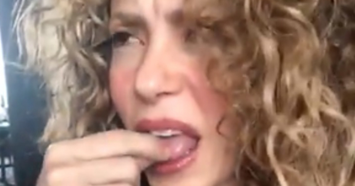 Shakira comiendo hormigas © Shakira / Twitter
