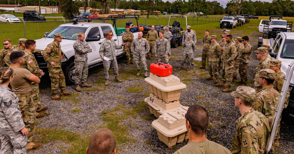 Militares preparan dispositivo de rescate tras el paso del huracán Michael © National Guard
