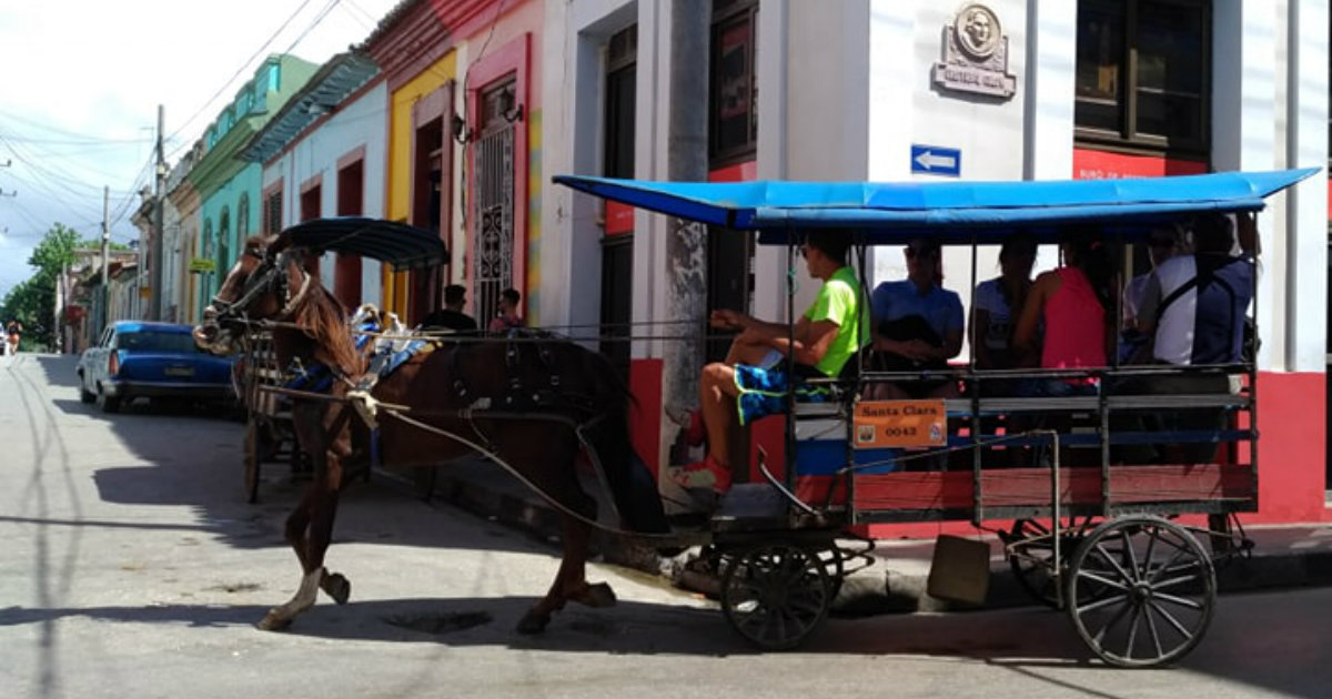 Carretones de caballo en Santa Clara © CiberCuba
