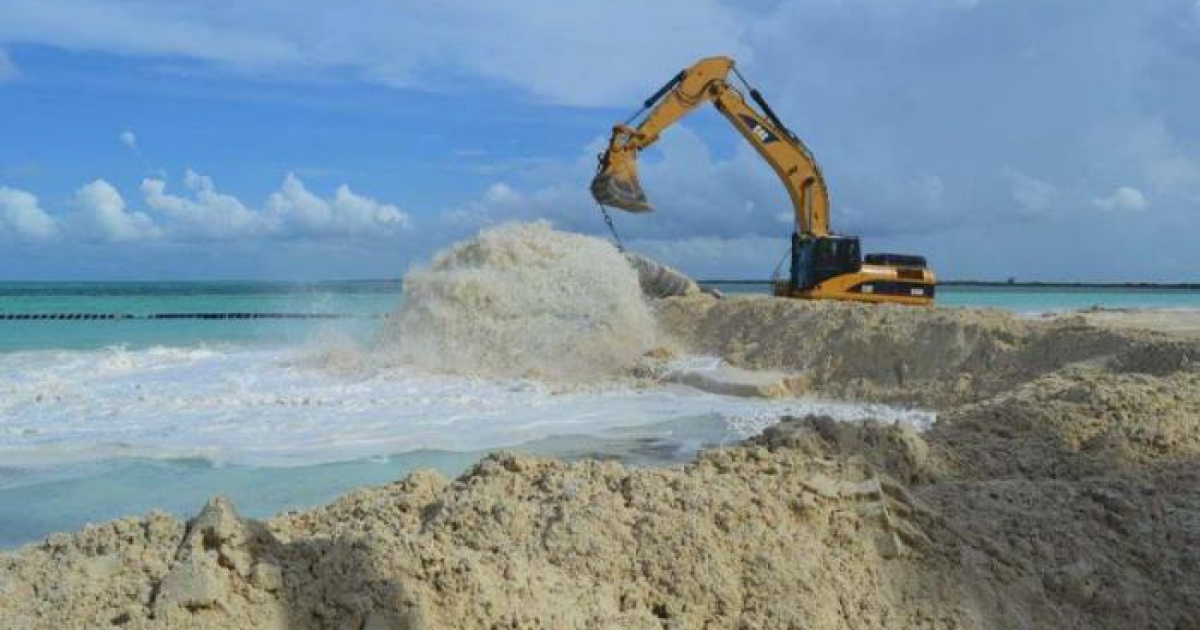 Creación de dunas artificiales en playas cubanas © Granma