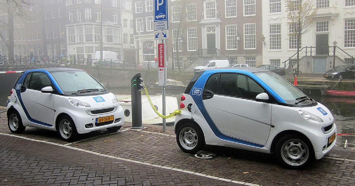 Autos eléctricos © Wikipedia