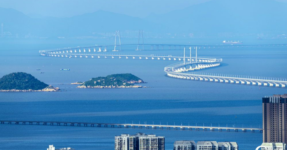 El puente chino Hong Kong-Zhuhai-Macao tiene 55 km de largo. © Twitter / CCTV