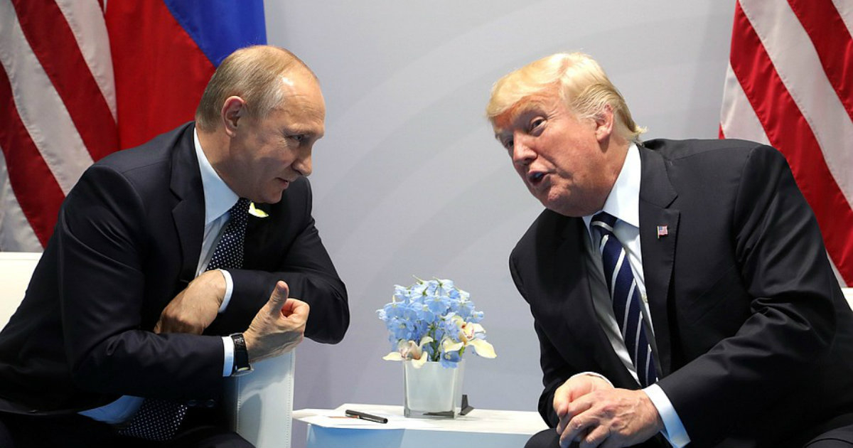 Vladímir Putin (i) y Donald Trump (d) © Kremlin.ru