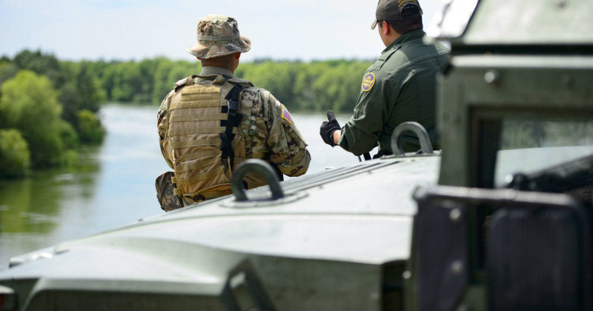 Militares de Estados Unidos durante un operativo © Department of Defense