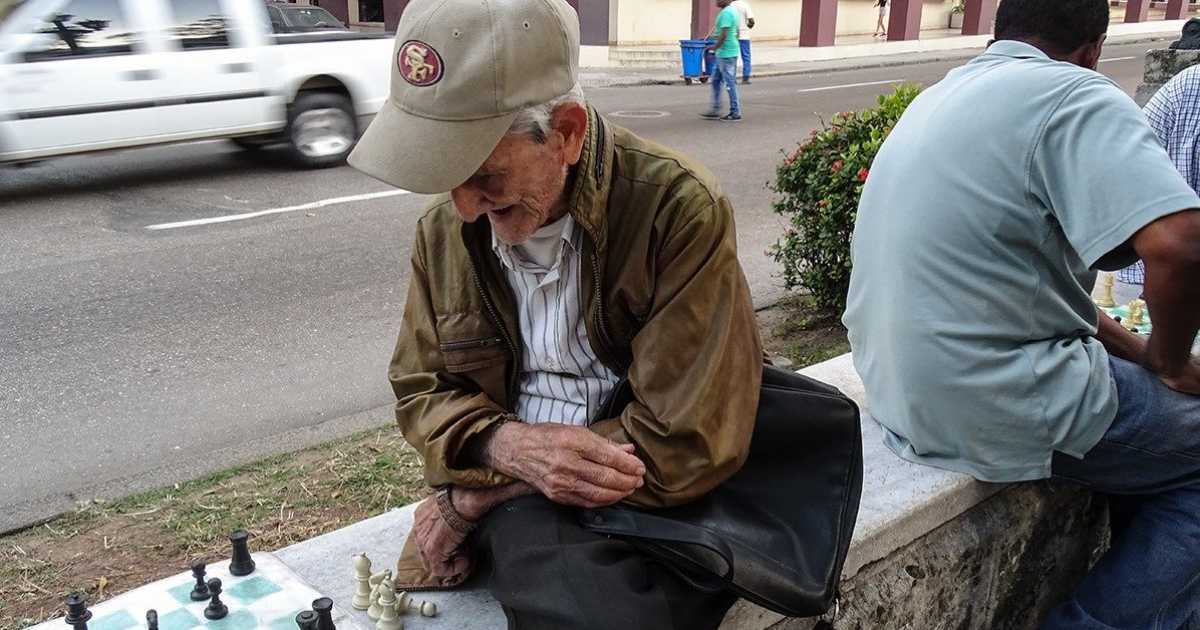 Ancianos en Cuba © CiberCuba