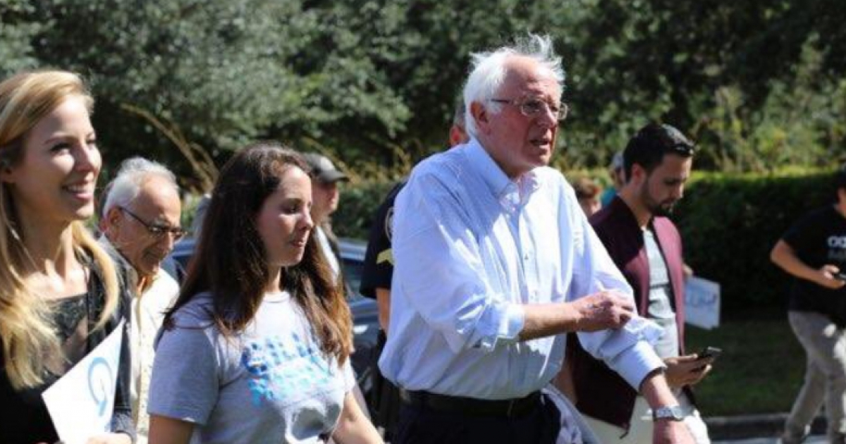 Bernie Sanders con los jóvenes en Orlando © @BernieSanders