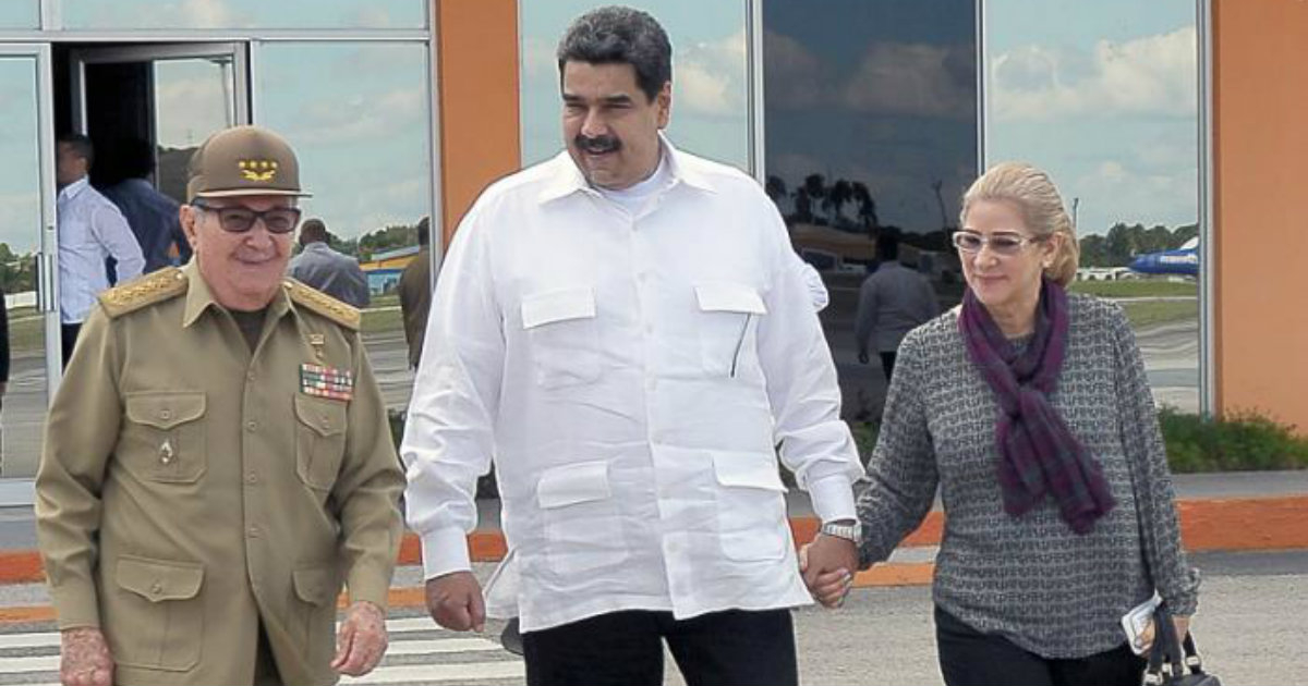 Maduro y su esposa son despedidos en La Habana por Raúl Castro © Estudios Revolución