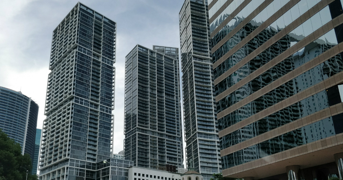 Edificios en la calle siete de Miami © Alberto Arego