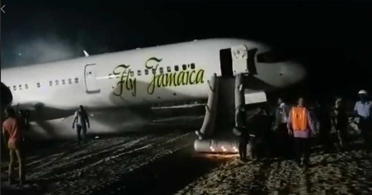 Accidente de avión de la aerolínea Fly Jamaica en Guyana. © Facebook/ Gordon Moseley