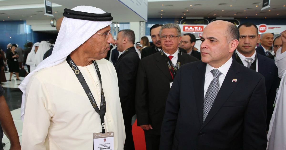 El ministro de Petróleo, Manuel Quevedo (a la izquierda), en Dubai. © Twitter / Manuel Quevedo