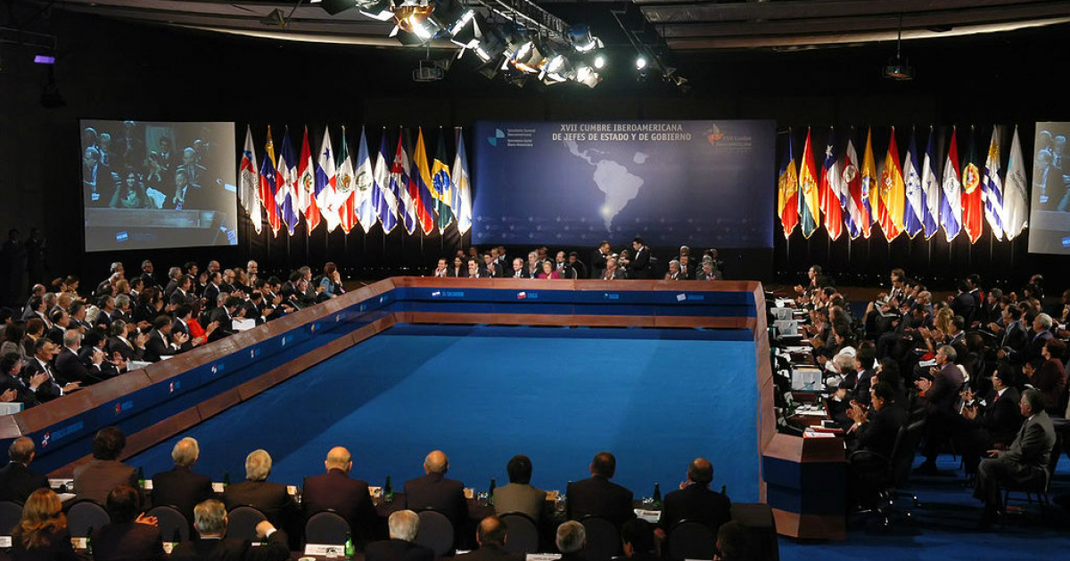 Panorámica de la celebración de una Cumbre Iberoamericana © Wikipedia