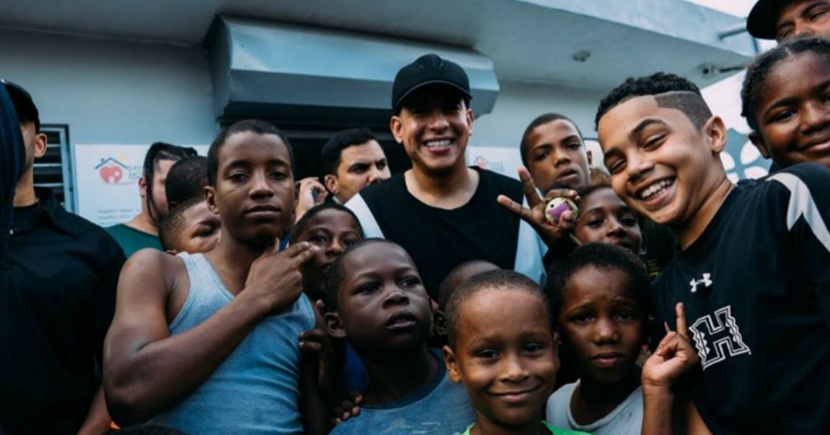 Daddy Yankee en el comedor de Daddy's House en República Dominicana © Instagram / Daddyshouse_rd